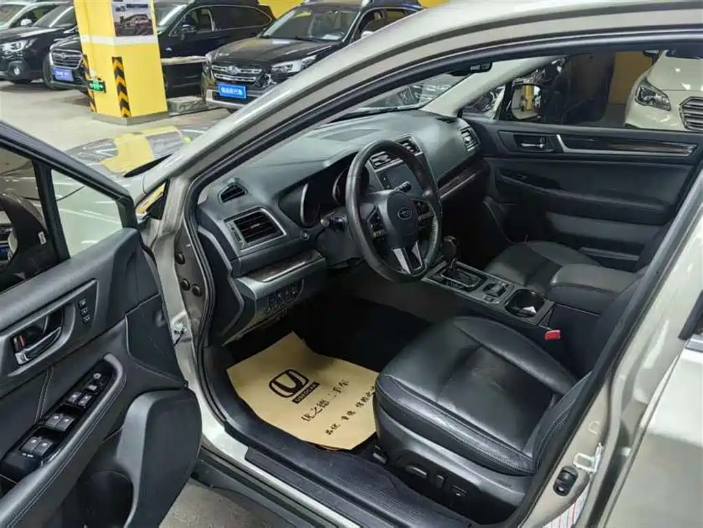 Subaru Outback 2017 — фото 10