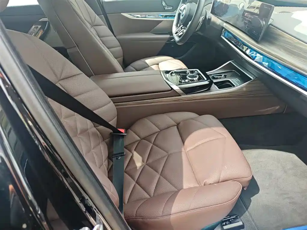 BMW 7 Series 2025