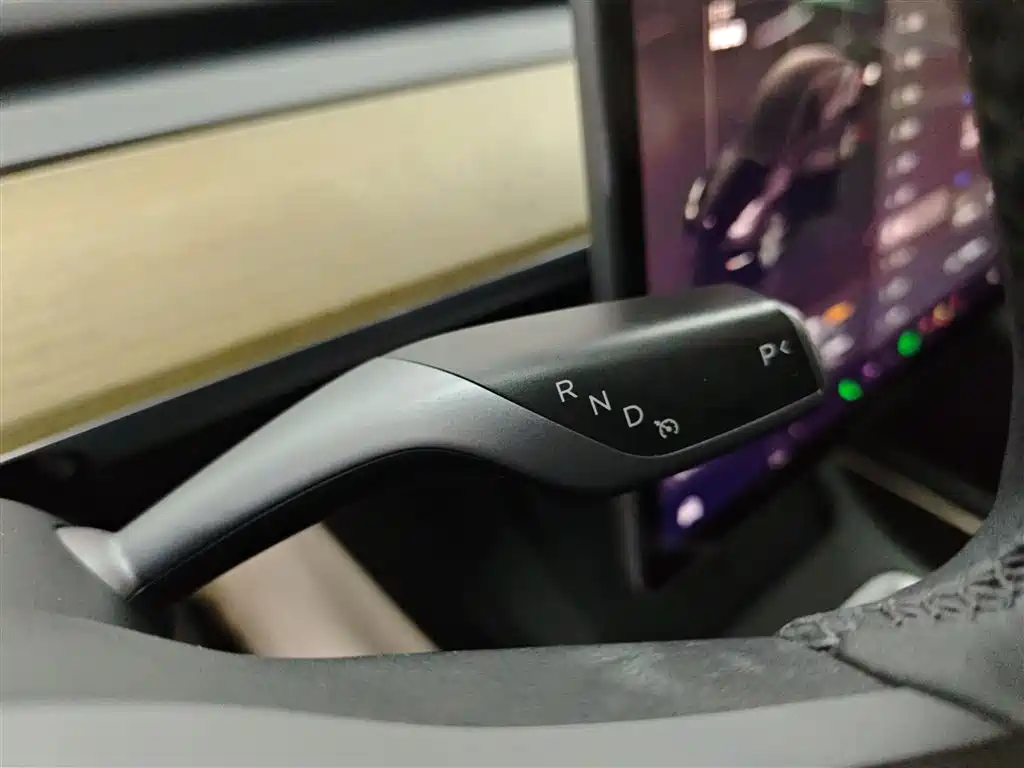 Tesla Model Y 2023 — фото 14