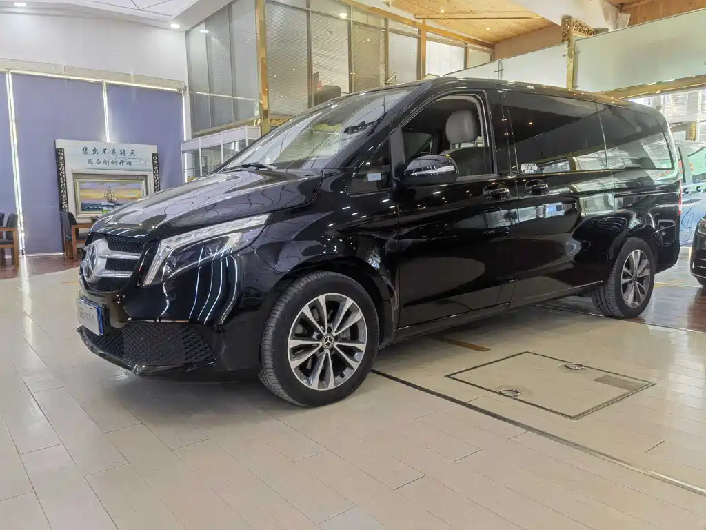Mercedes-Benz V-Class 2024