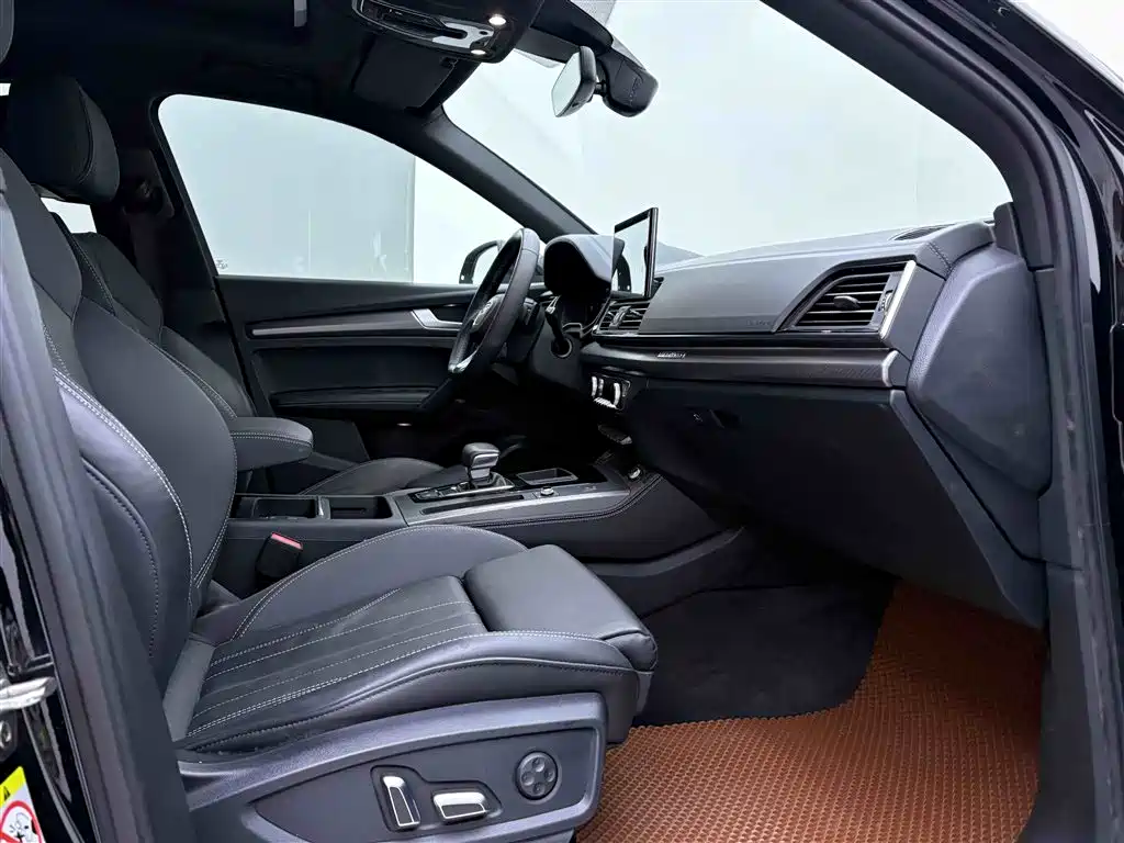 Audi Q5L 2024 — фото 17