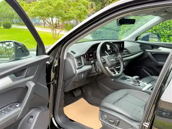Audi Q5L 2020
