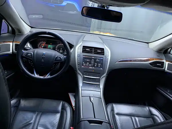 Lincoln MKZ 2014