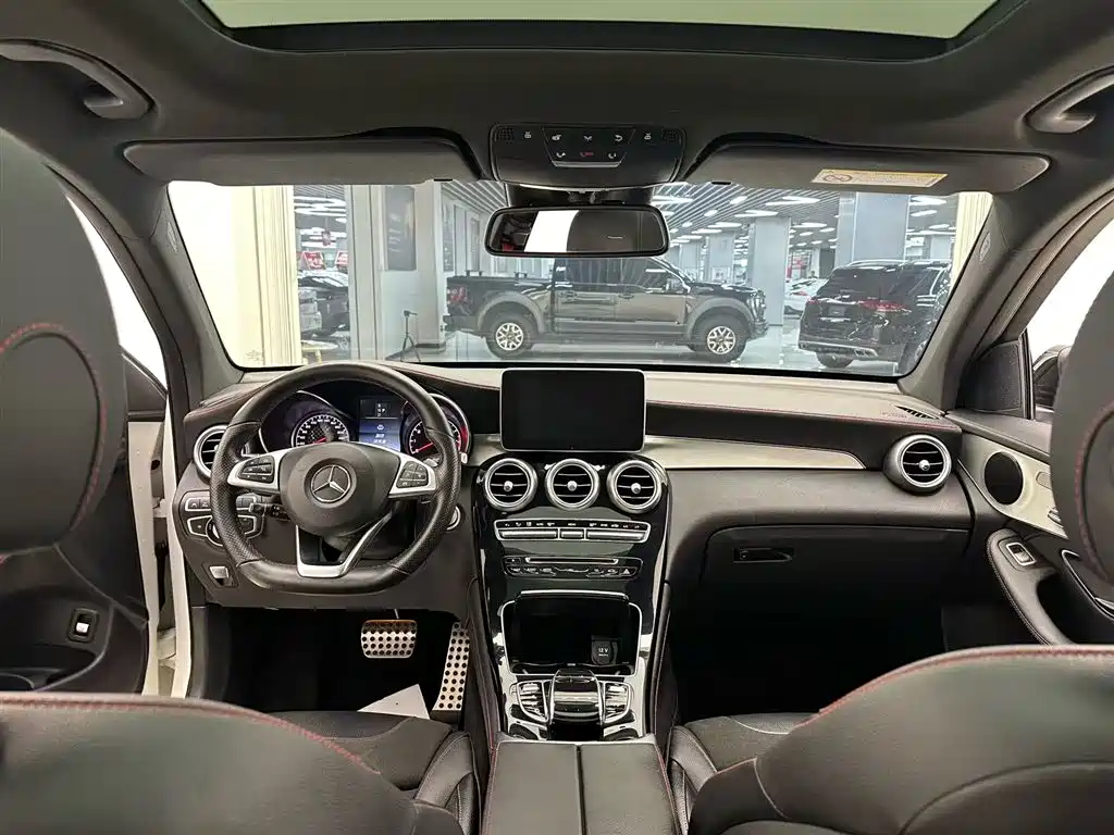 Mercedes-Benz GLC AMG 2018 — фото 10