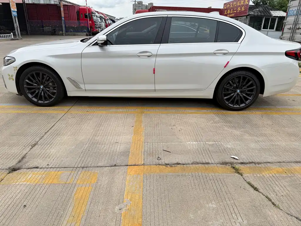BMW 5 Series 2021