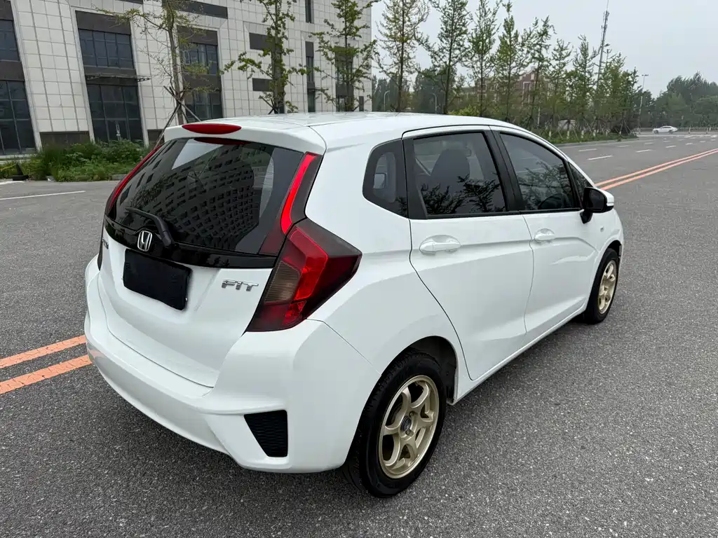 Honda Fit 2015 — фото 9