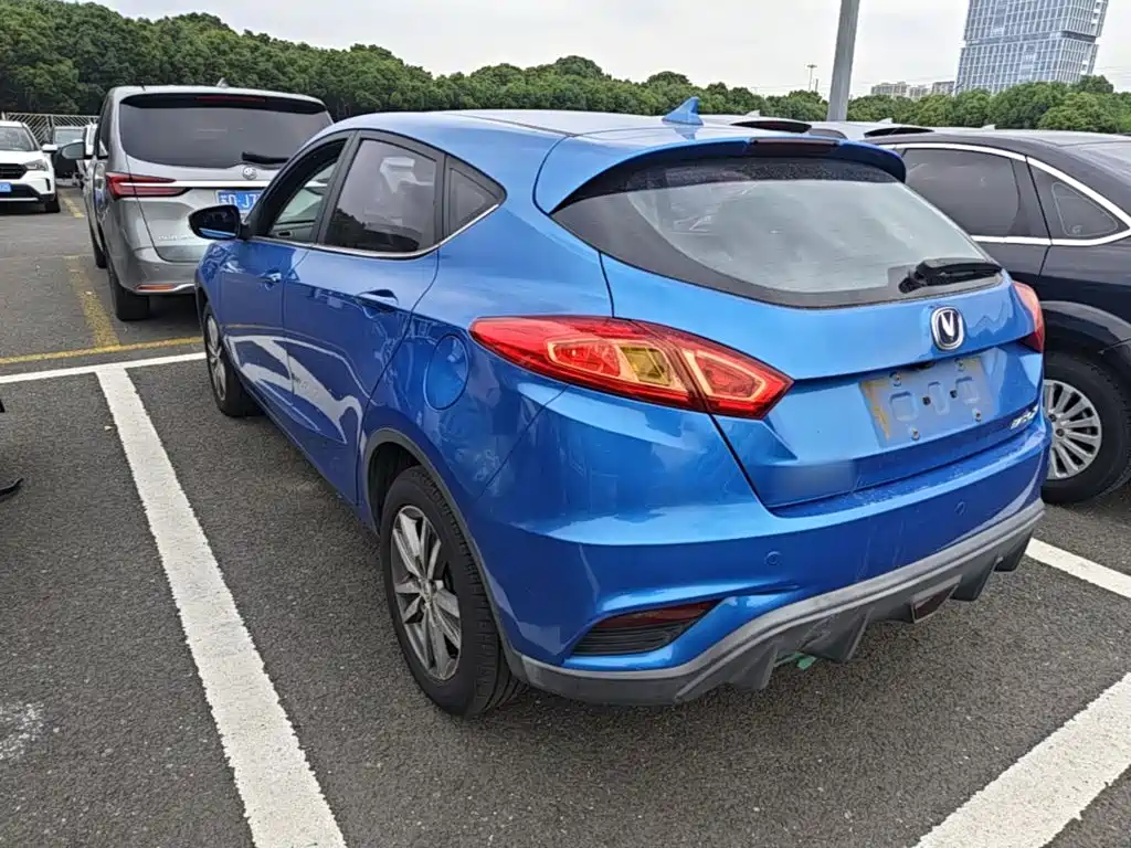Changan Eado XT 2018 — фото 5