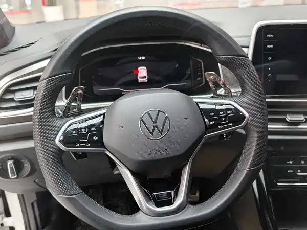 Volkswagen T-Roc 2024