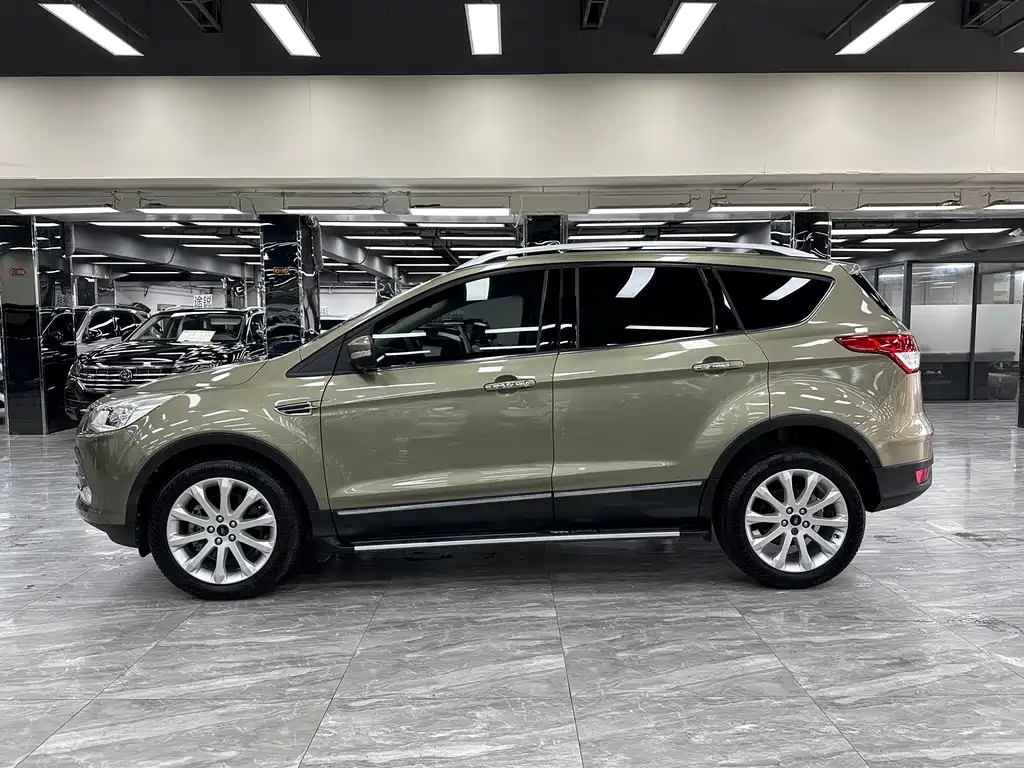 Ford Kuga 2014 — фото 18