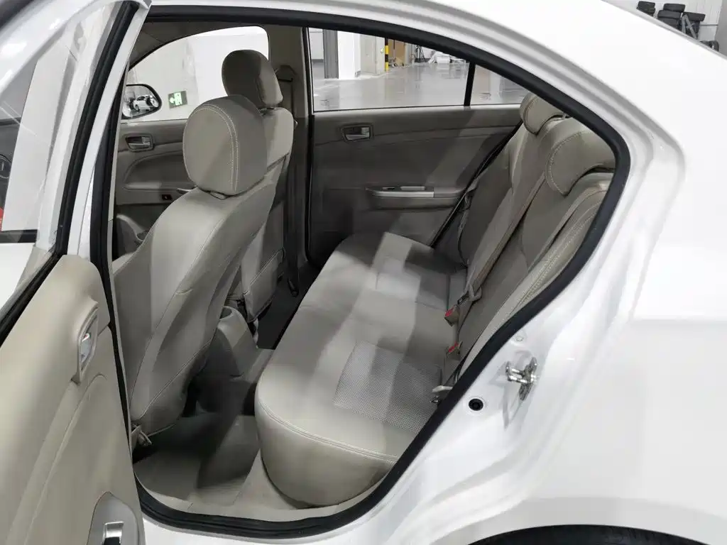 Changan Yuexiang V3 2017 — фото 15