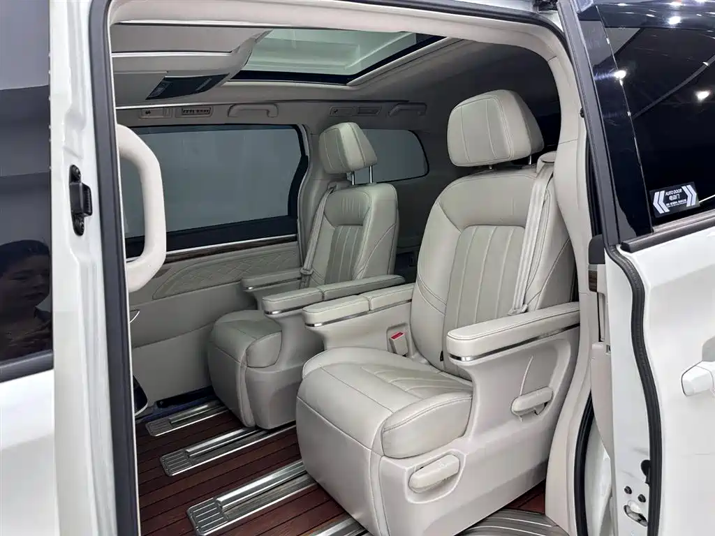 GAC Trumpchi M8 2019 — фото 21