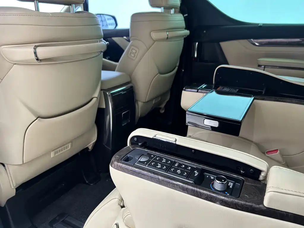 Toyota Alphard 2021 — фото 17