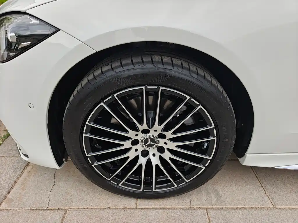Mercedes-Benz C-Class 2023 — фото 19