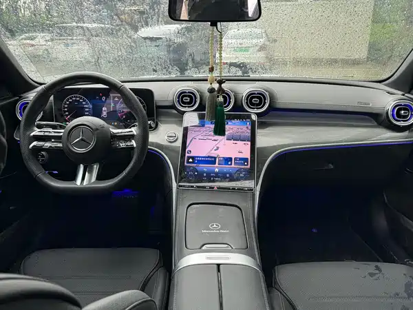 Mercedes-Benz C-Class 2024