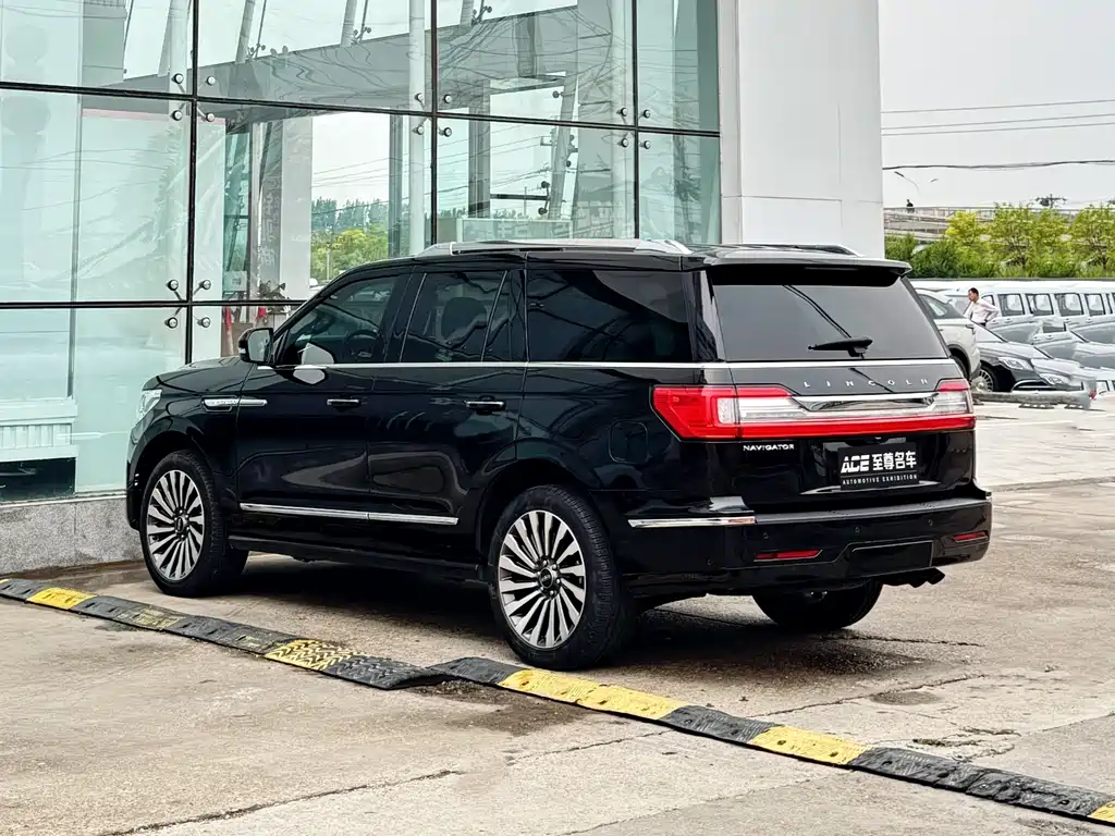 Lincoln Navigator 2019 — фото 6