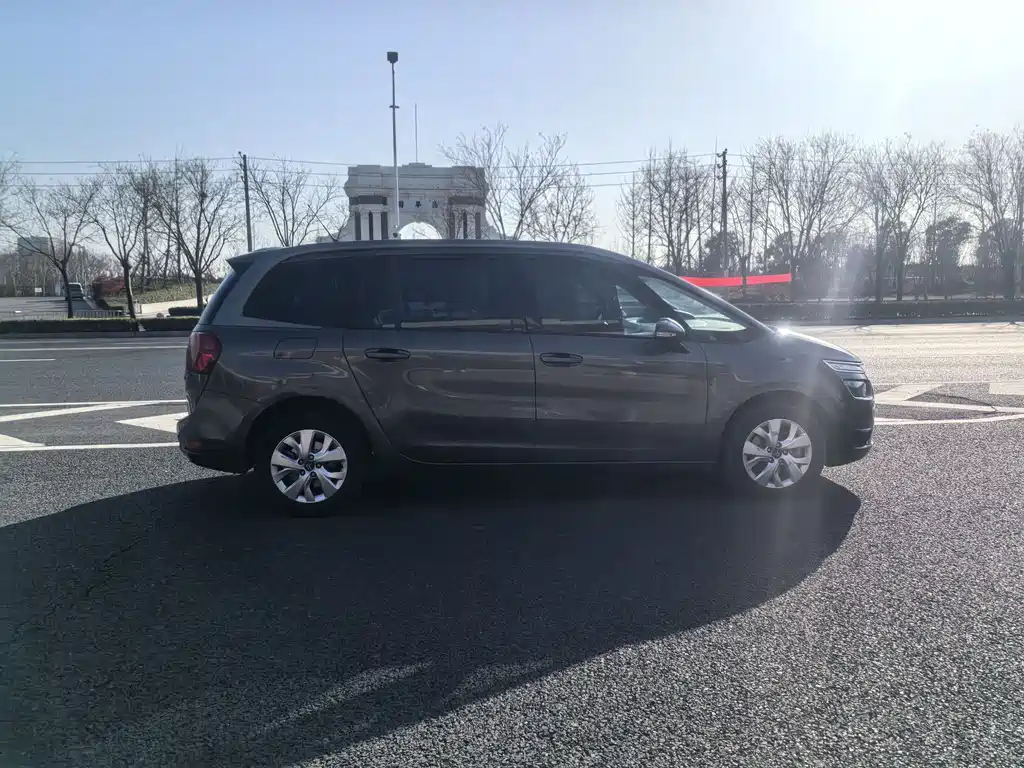 Citroen C4 Picasso 2017 — фото 11