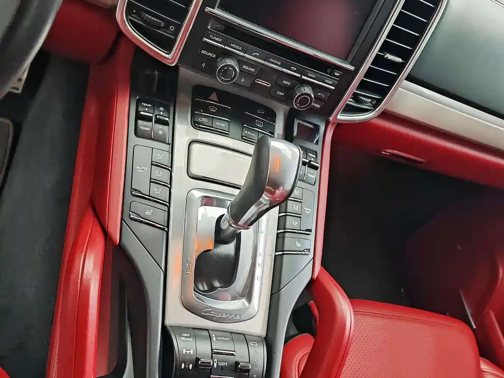 Porsche Cayenne 2015 — фото 8