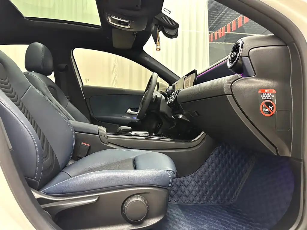 Mercedes-Benz A-Class 2022 — фото 10