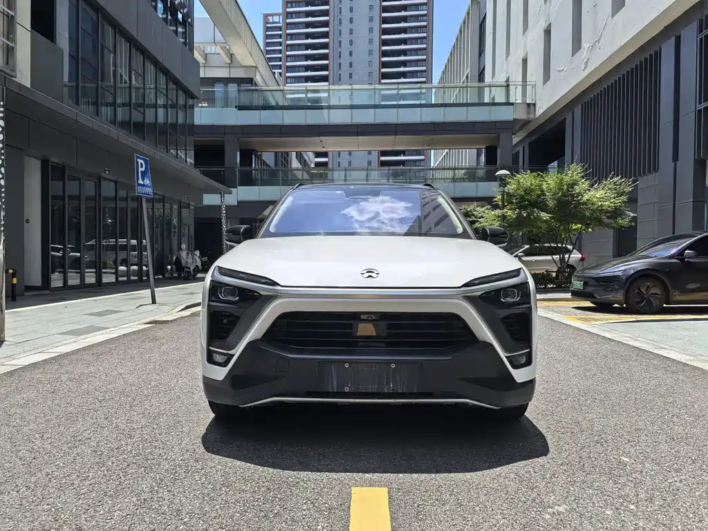 NIO ES8 2019