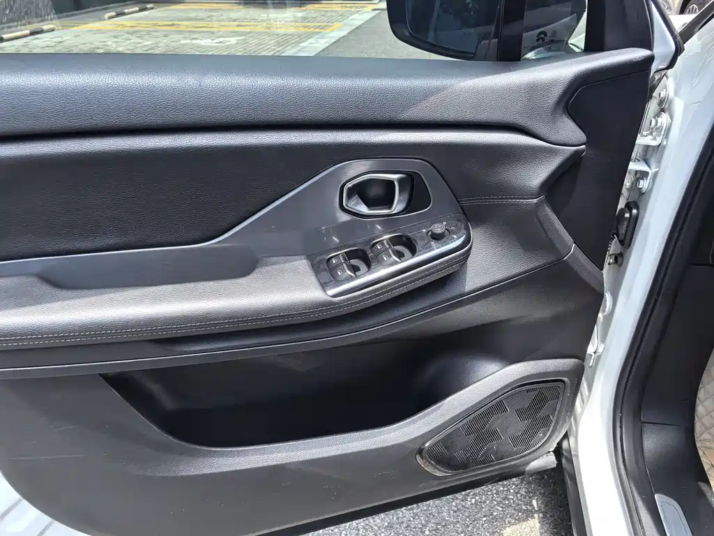 NIO ES8 2019