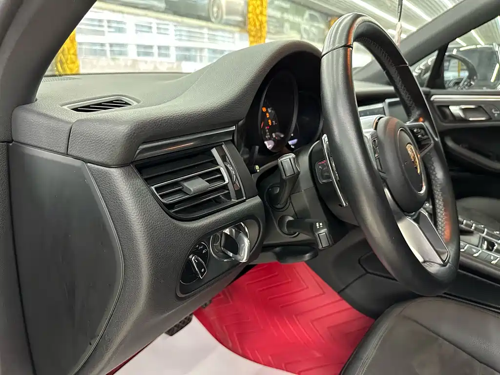 Porsche Macan 2020 — фото 16