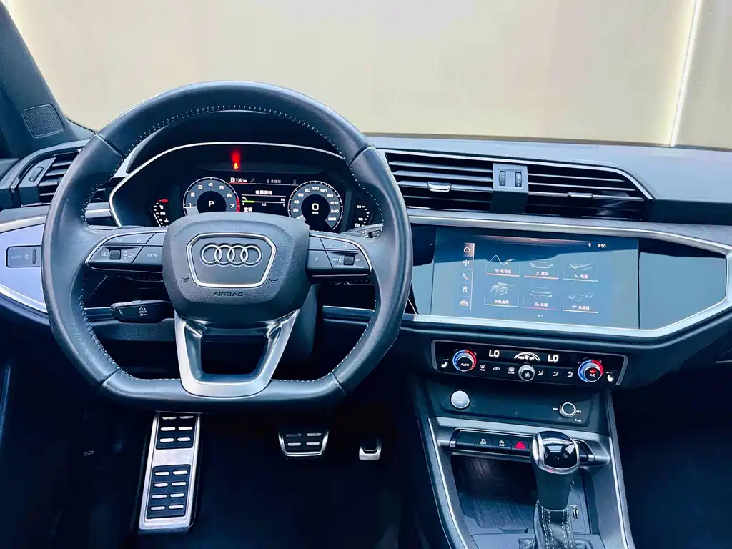 Audi Q3 2021 — фото 13