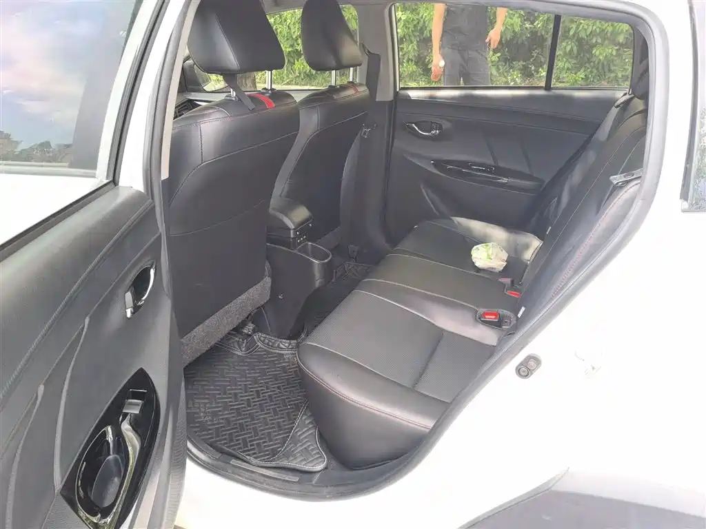 Toyota Yaris L 2020 — фото 15
