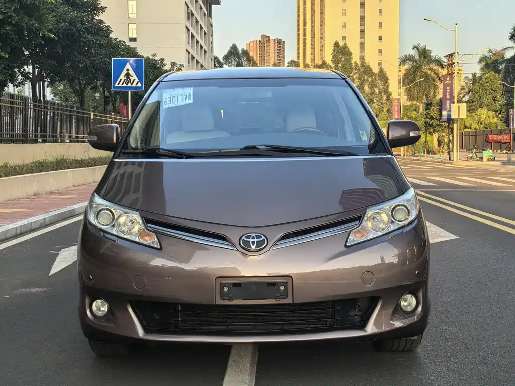 Toyota Previa 2016 — фото 2