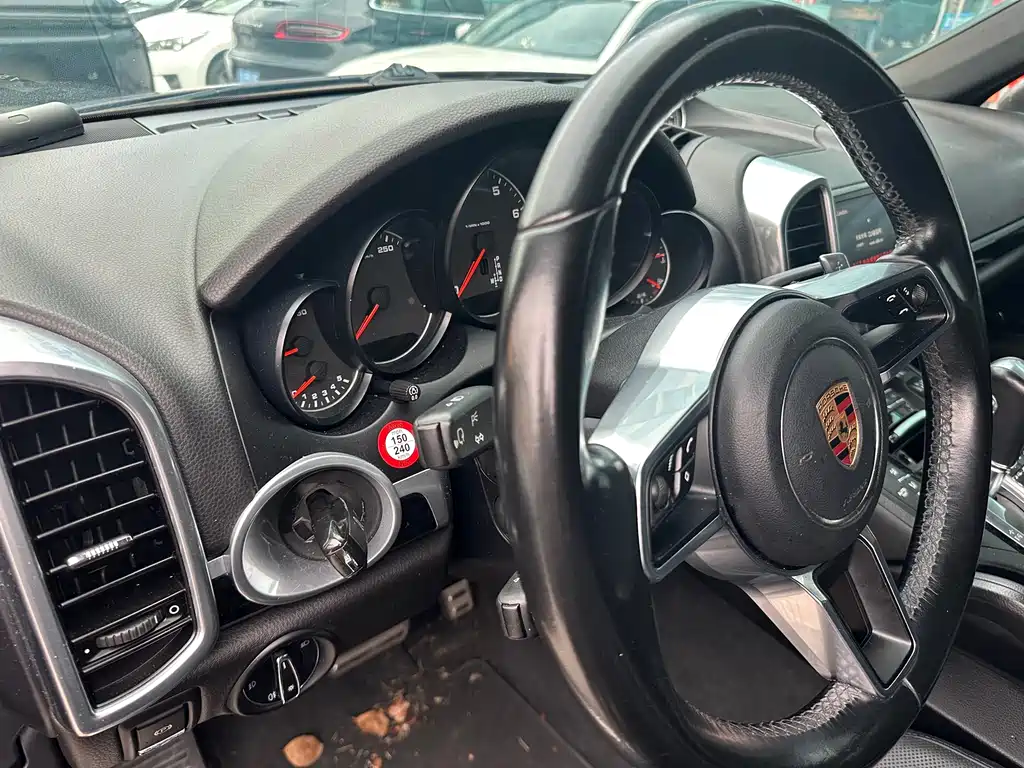 Porsche Cayenne 2016 — фото 4