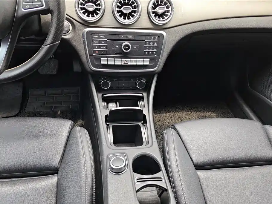 Mercedes-Benz CLA 2016 — фото 16