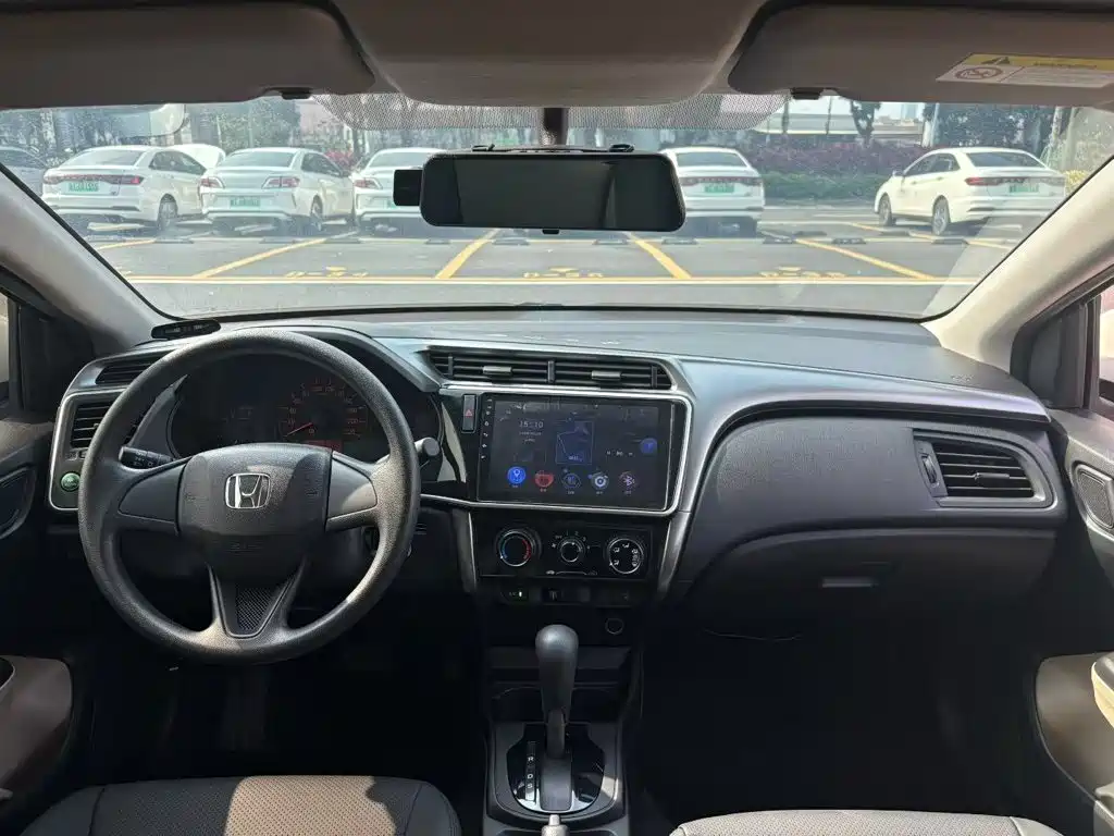 Honda City 2017 — фото 20
