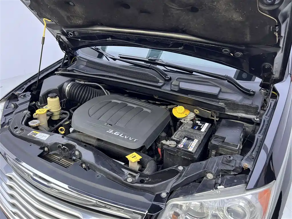 Chrysler Grand Voyager 2015 — фото 16