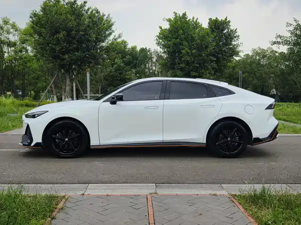 Changan UNI-V 2024