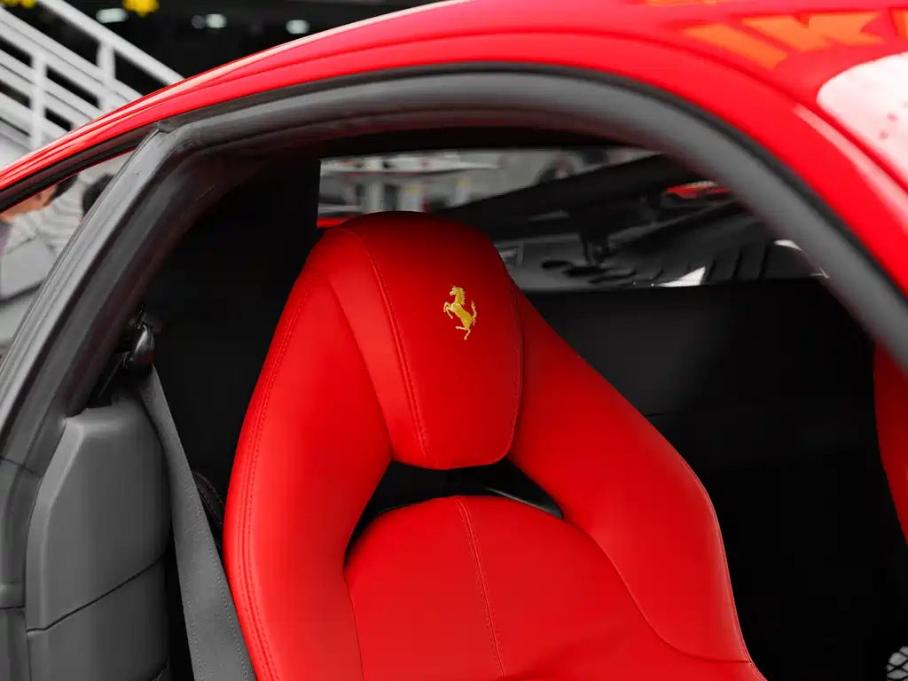 Ferrari F8 2023 — фото 17