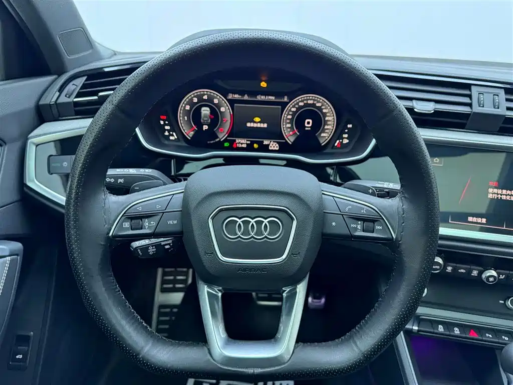Audi Q3 2023 — фото 15