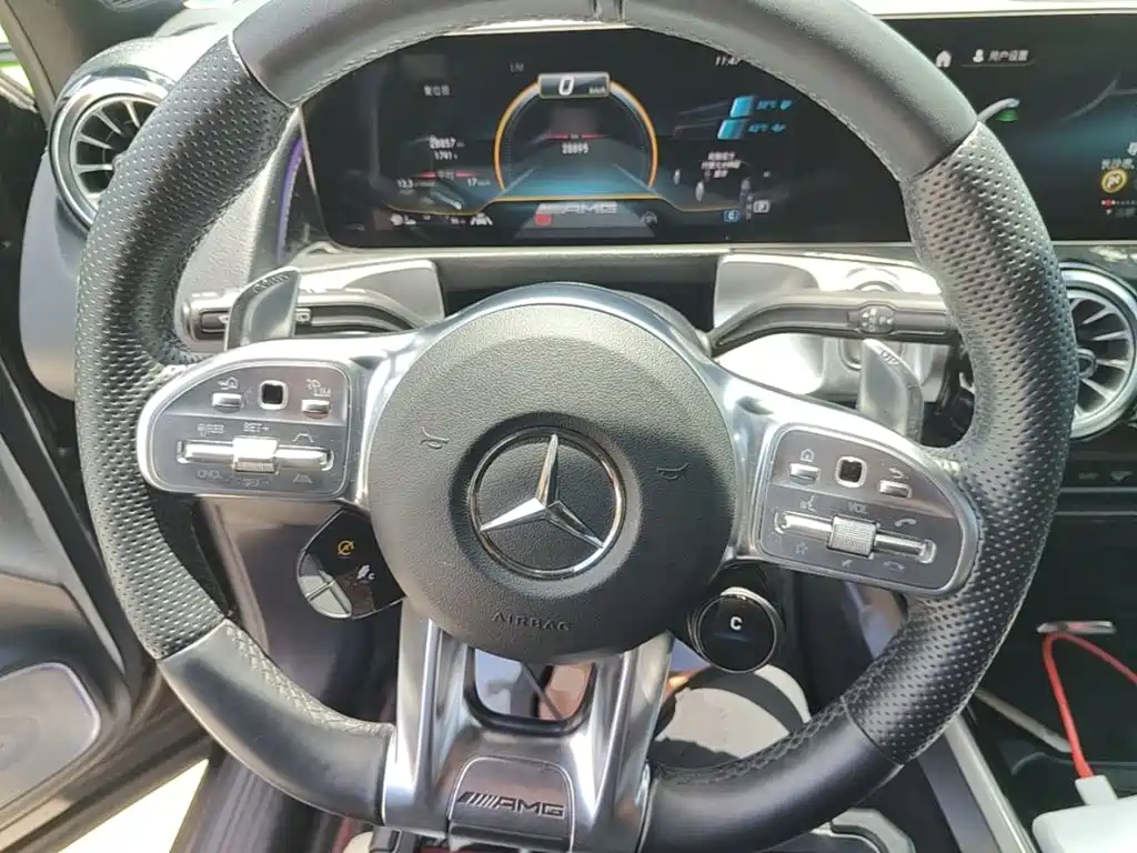 Mercedes-Benz GLB AMG 2022 — фото 11