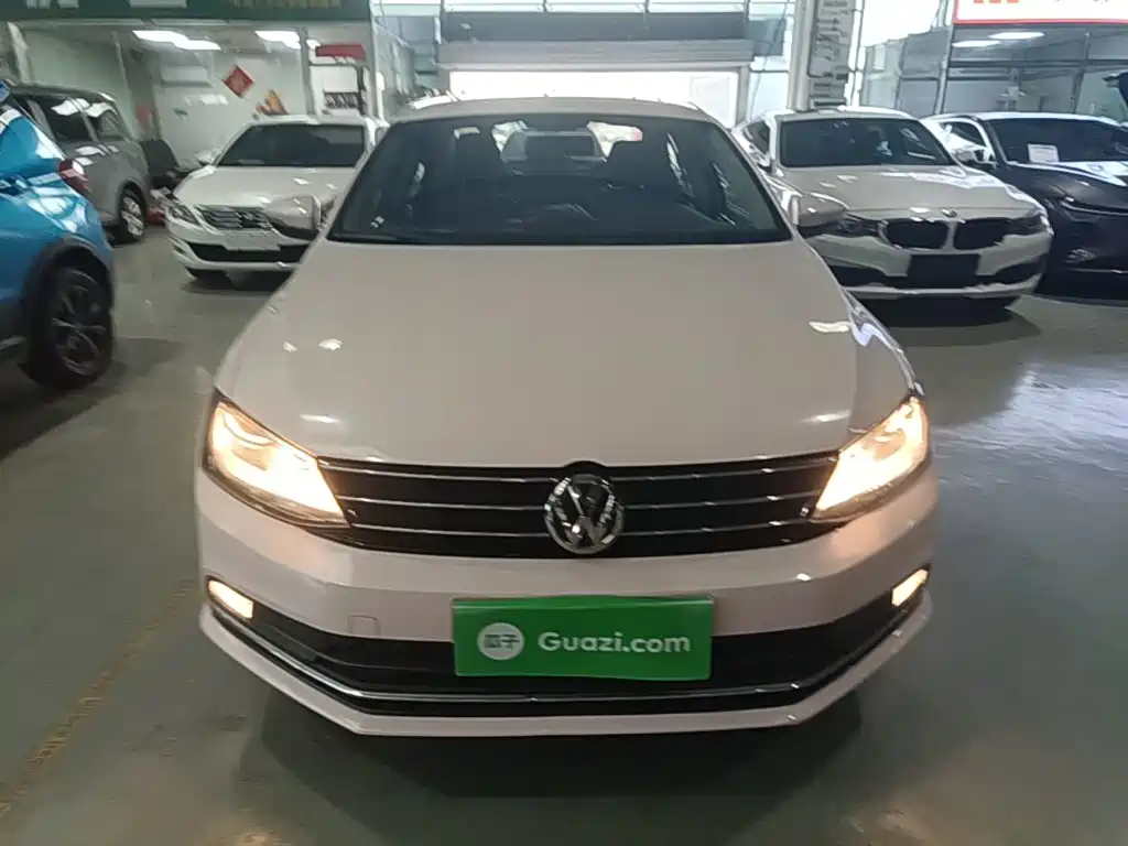 Volkswagen Sagitar 2017