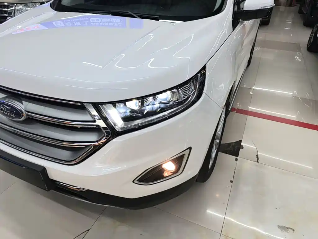 Ford Edge 2019 — фото 24