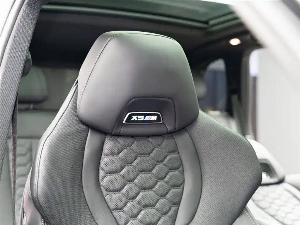 BMW X5 M 2022 — фото 14