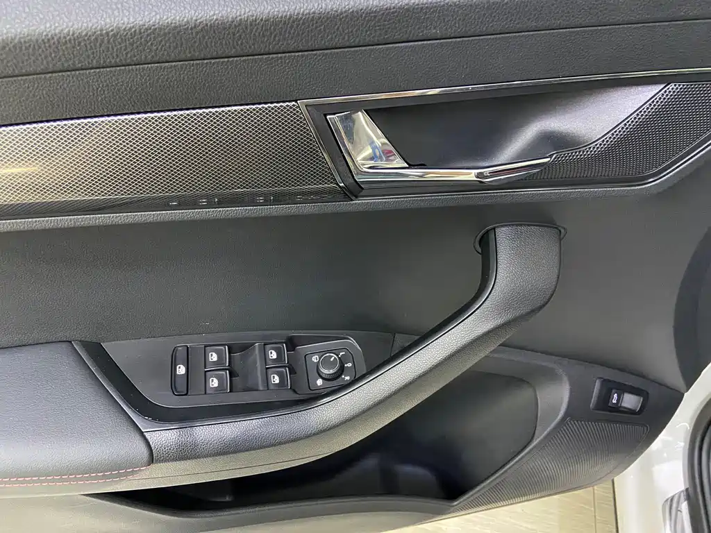 Skoda Karoq 2022 — фото 17