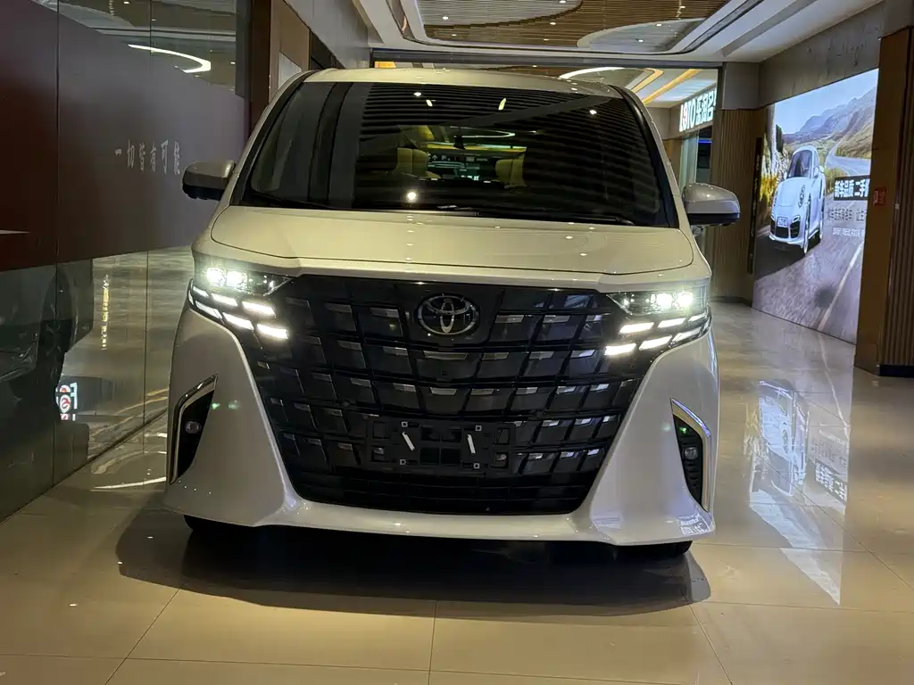 Toyota Alphard 2023 — фото 2