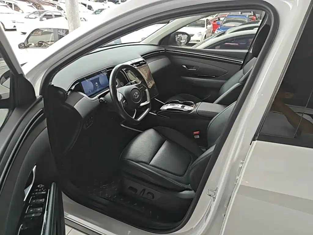 Hyundai Tucson 2023 — фото 15