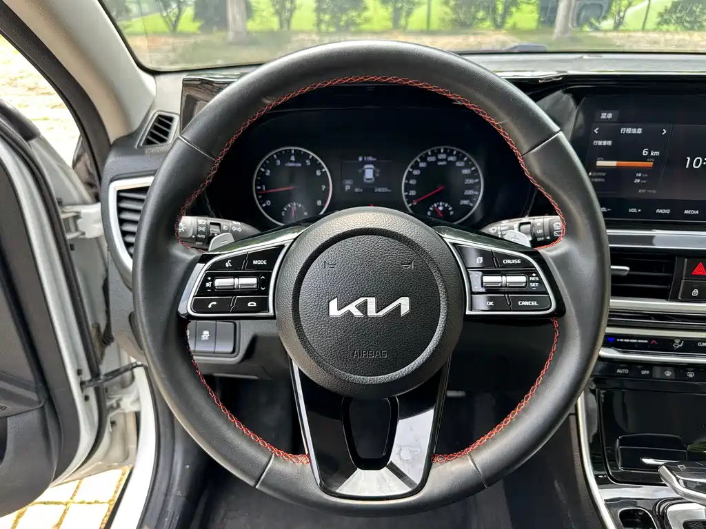 Kia KX3 Proud Running 2022