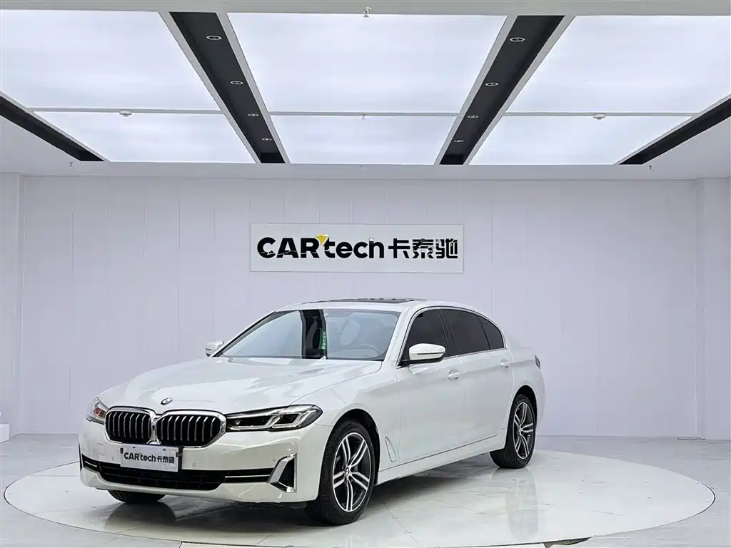 BMW 5 Series 2022 — фото 1