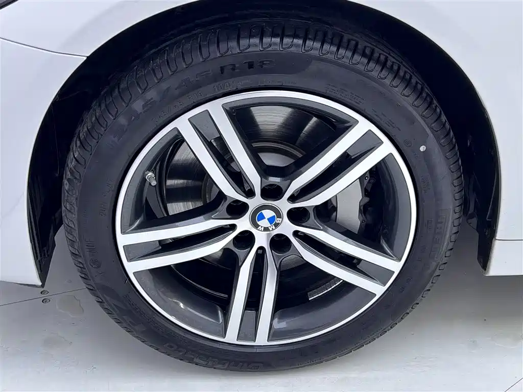 BMW 5 Series 2022 — фото 11