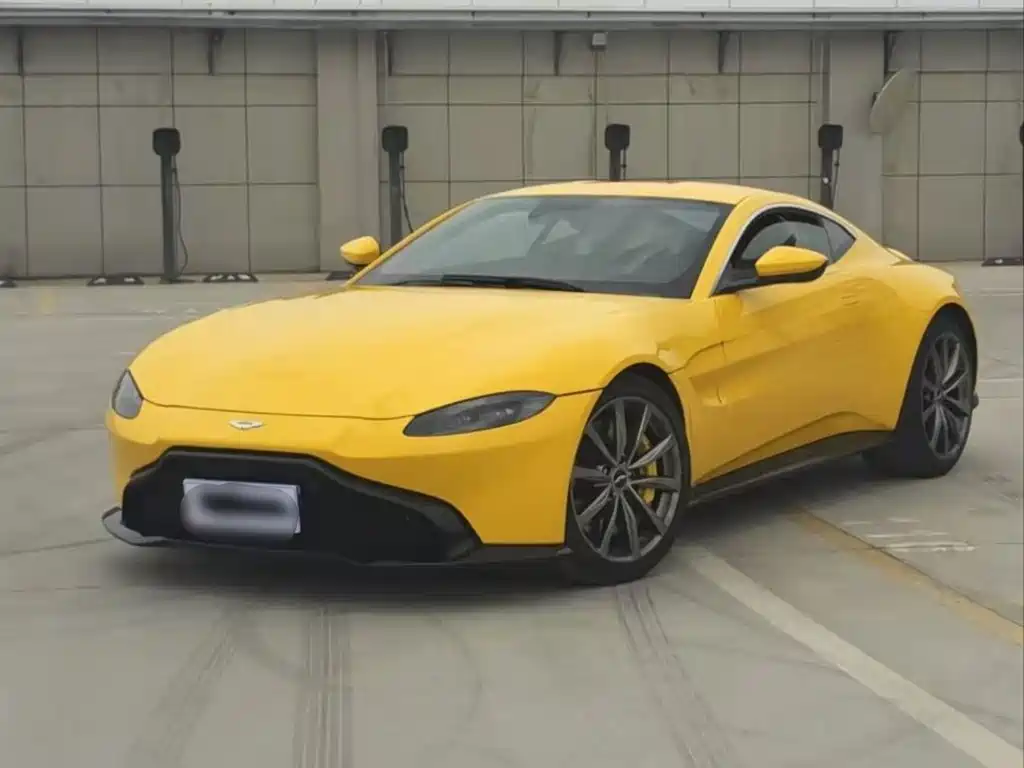 Aston Martin V8 Vantage 2019 — фото 4