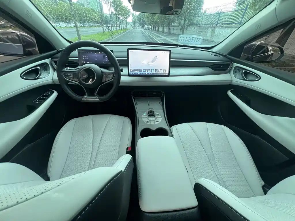 BYD Seal 05 DM-i 2025 — фото 11