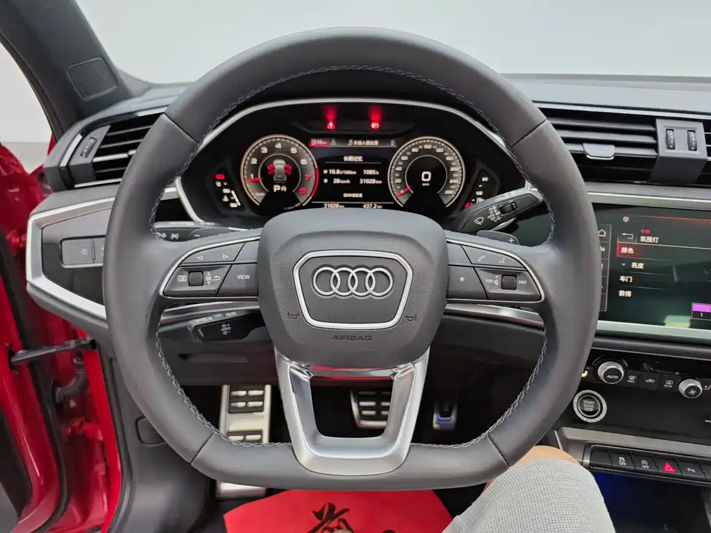 Audi Q3 2023 — фото 14