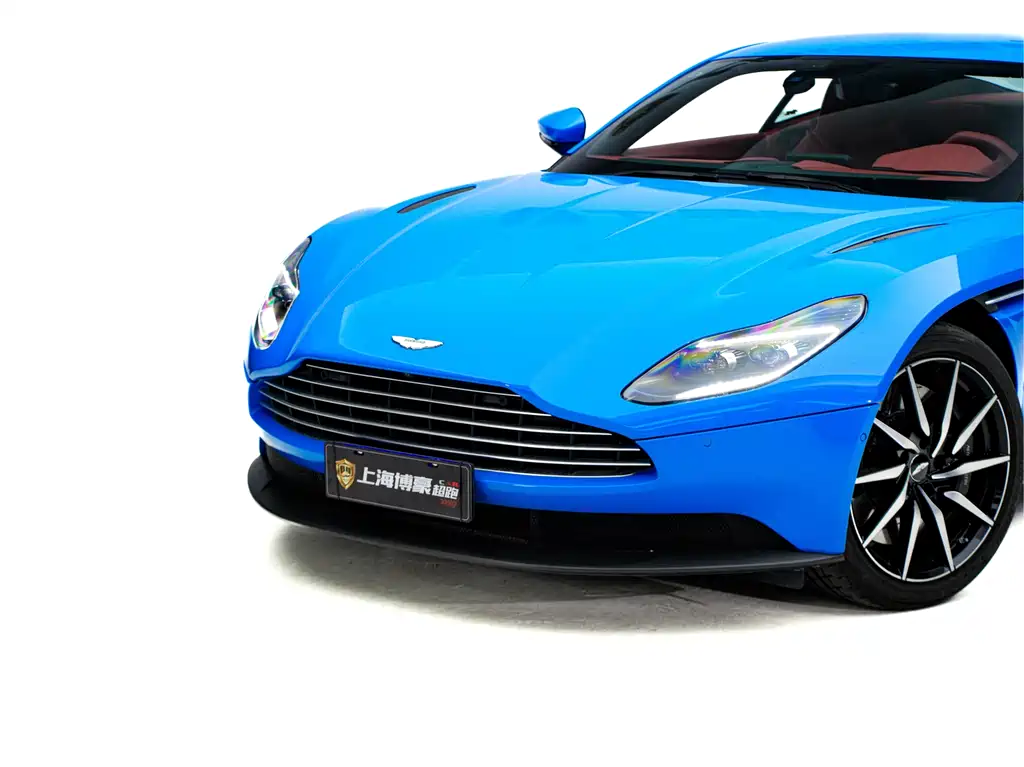 Aston Martin DB11 2023 — фото 6