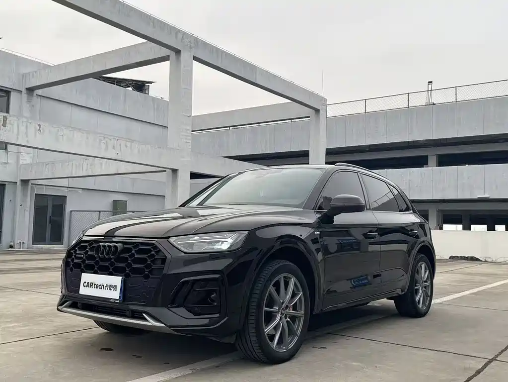 Audi Q5L 2023 — фото 1